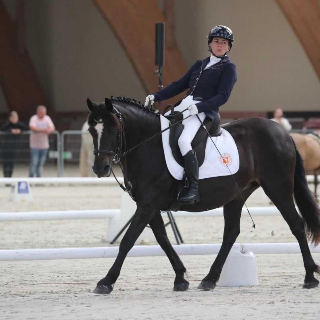 Entre force et finesse : Chrystel Alquier, l’art du paradressage